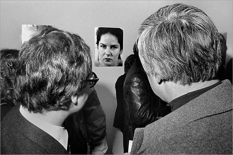 »Szenen aus der Werkstatt für Photographie«: »Vernissage Wilmar Koenig in der Galerie Fahnemann«, Berlin, 02.03.1984, , Foto © Friedhelm Denkeler 1984